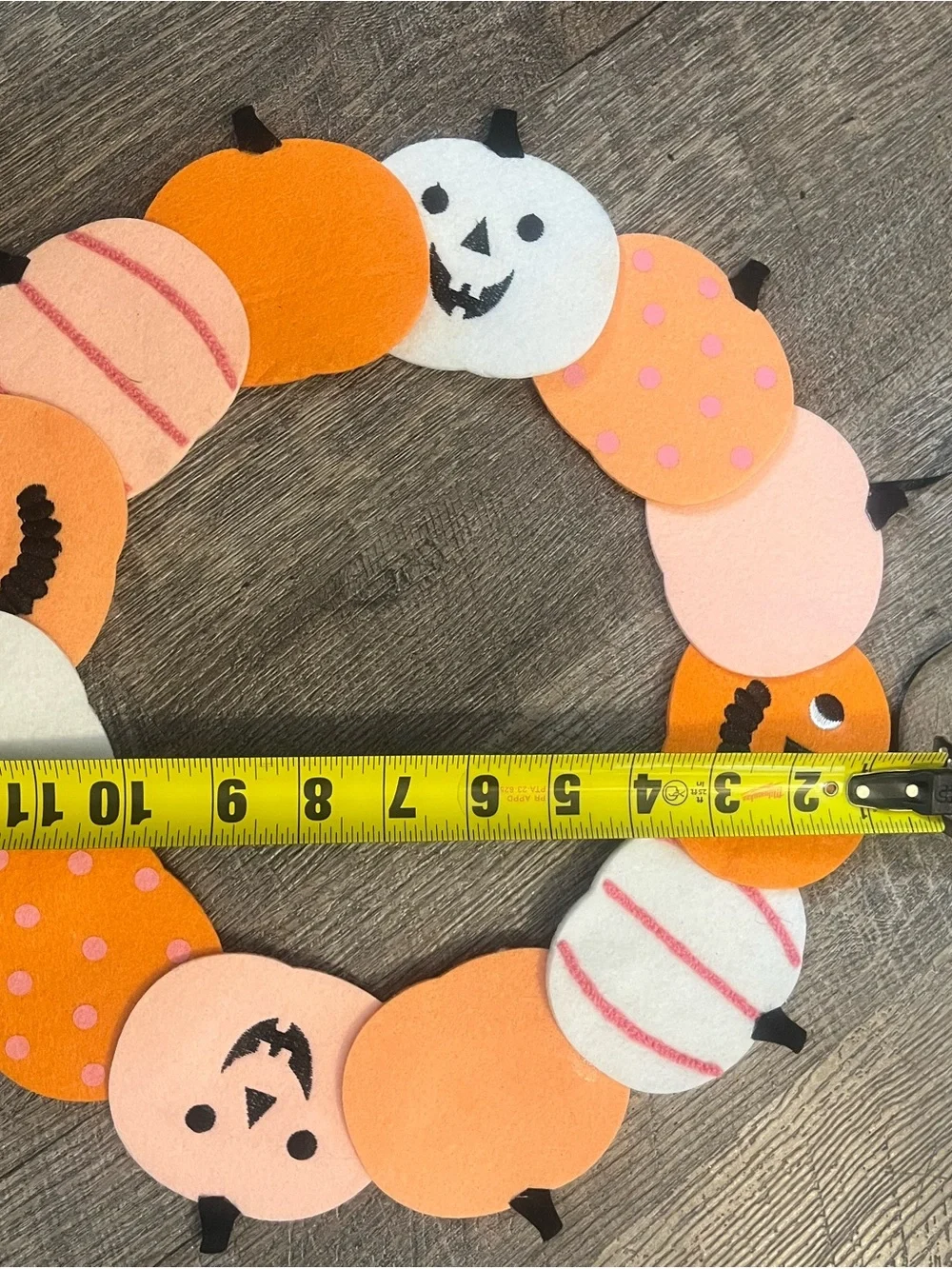 Target Felt Pumpkin Halloween Garland Wreath - Orange, Pink, White